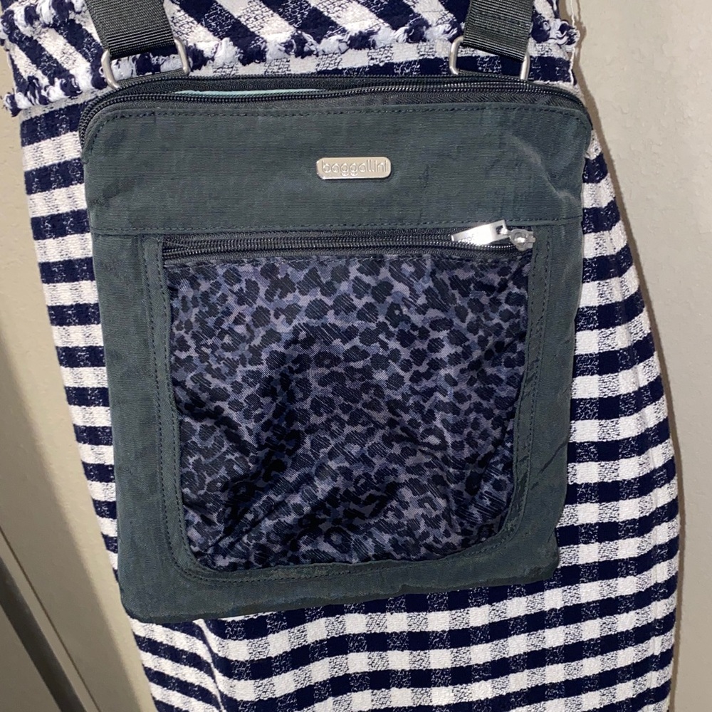 Baggallini Pocket Slim Crossbody